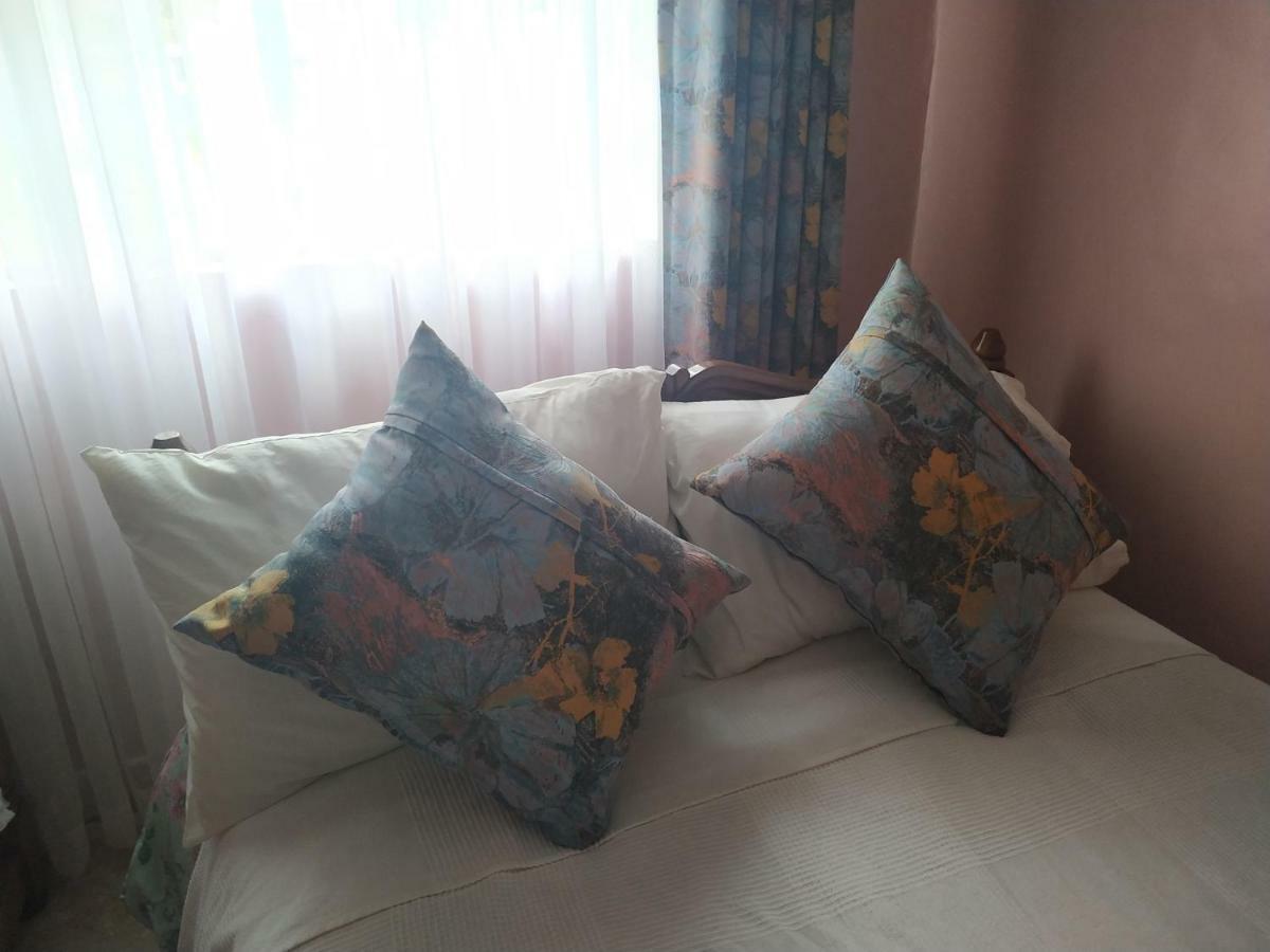 The Rhine Guest House - Елдорет Екстер'єр фото